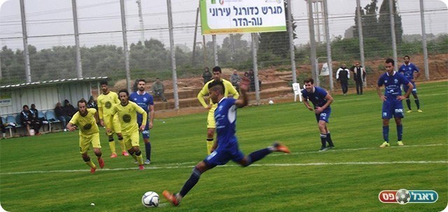 אוריאן יעקב עם הפנדל (דני מלניצקי - עיתון "ירוק" בשרון)